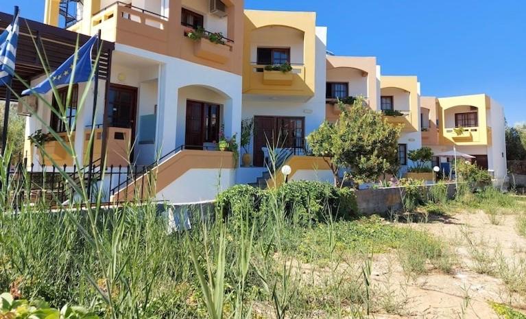 Menelaos Apartments Daratsos Exterior foto
